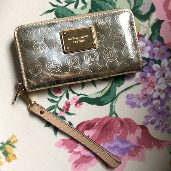 Michael Kors Handbags - Michael Kohrs Gold Wallet